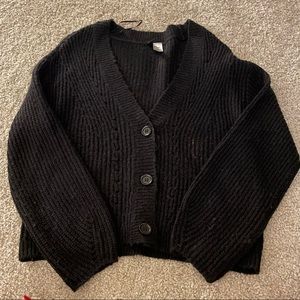 H&M Black sweater crop top